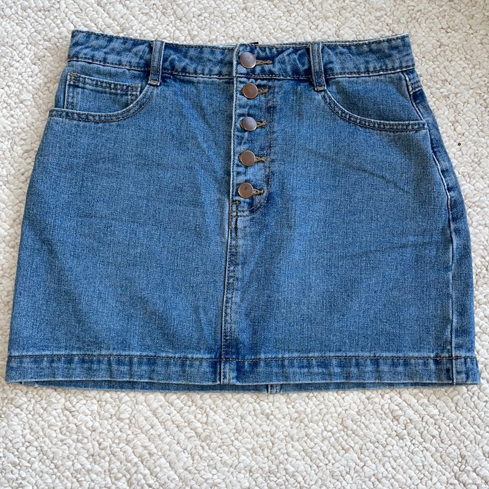 Forever 21 denim skirt with rainbow pockets. Size M
